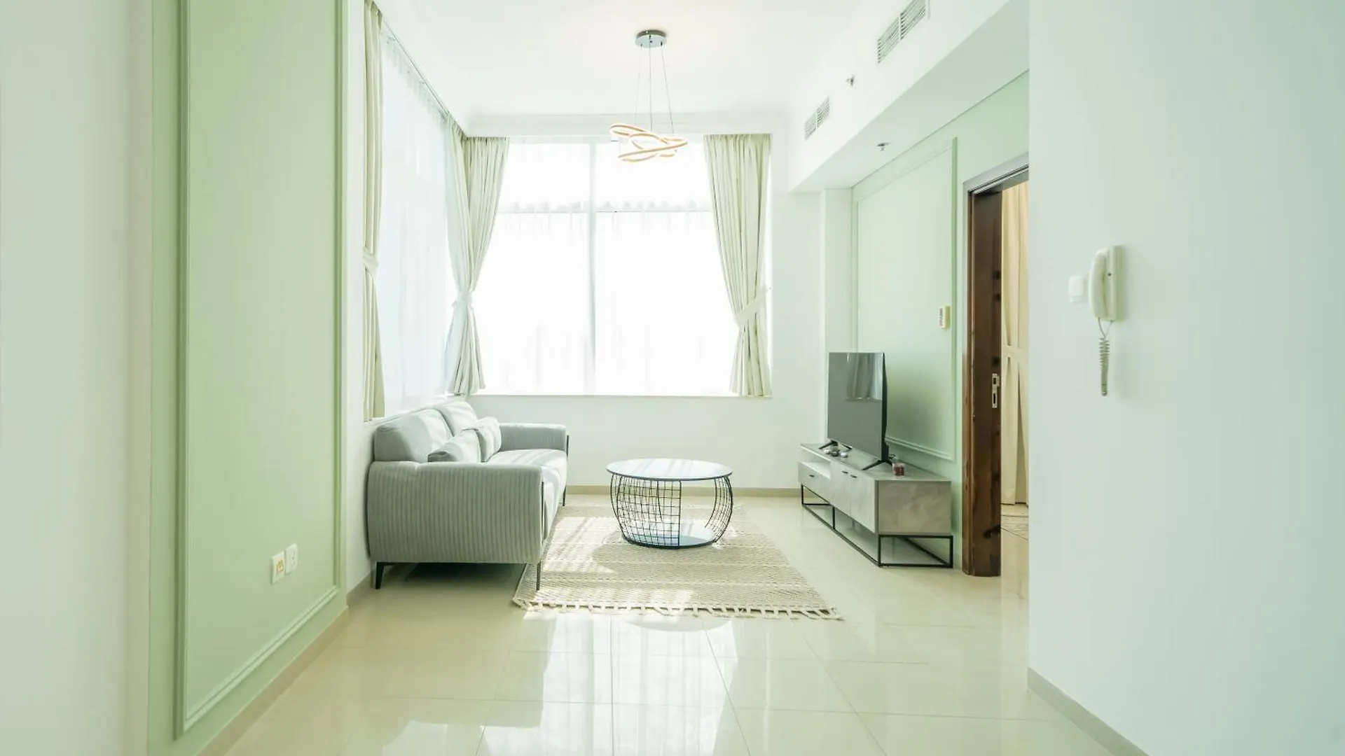 Blue Breeze - Bright 1Br With Balcony & Stunning Marina Views Apartment Dubai