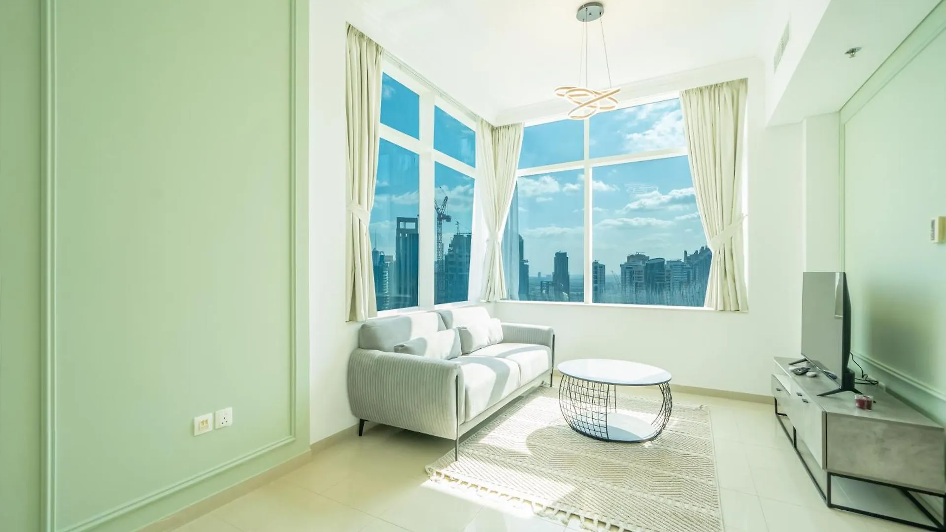 Blue Breeze - Bright 1Br With Balcony & Stunning Marina Views Apartment Dubai