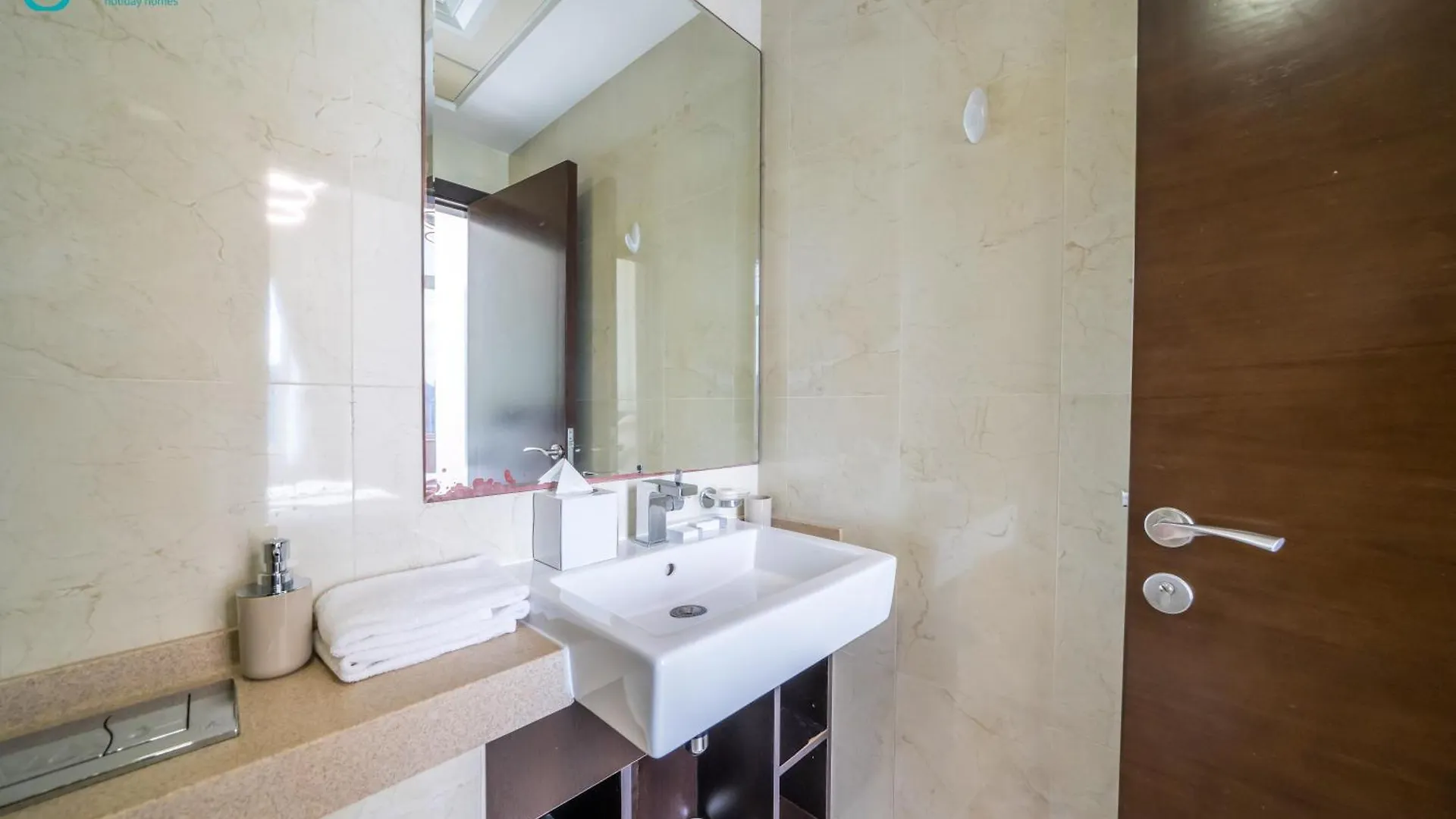 Blue Breeze - Bright 1Br With Balcony & Stunning Marina Views Apartment Dubai