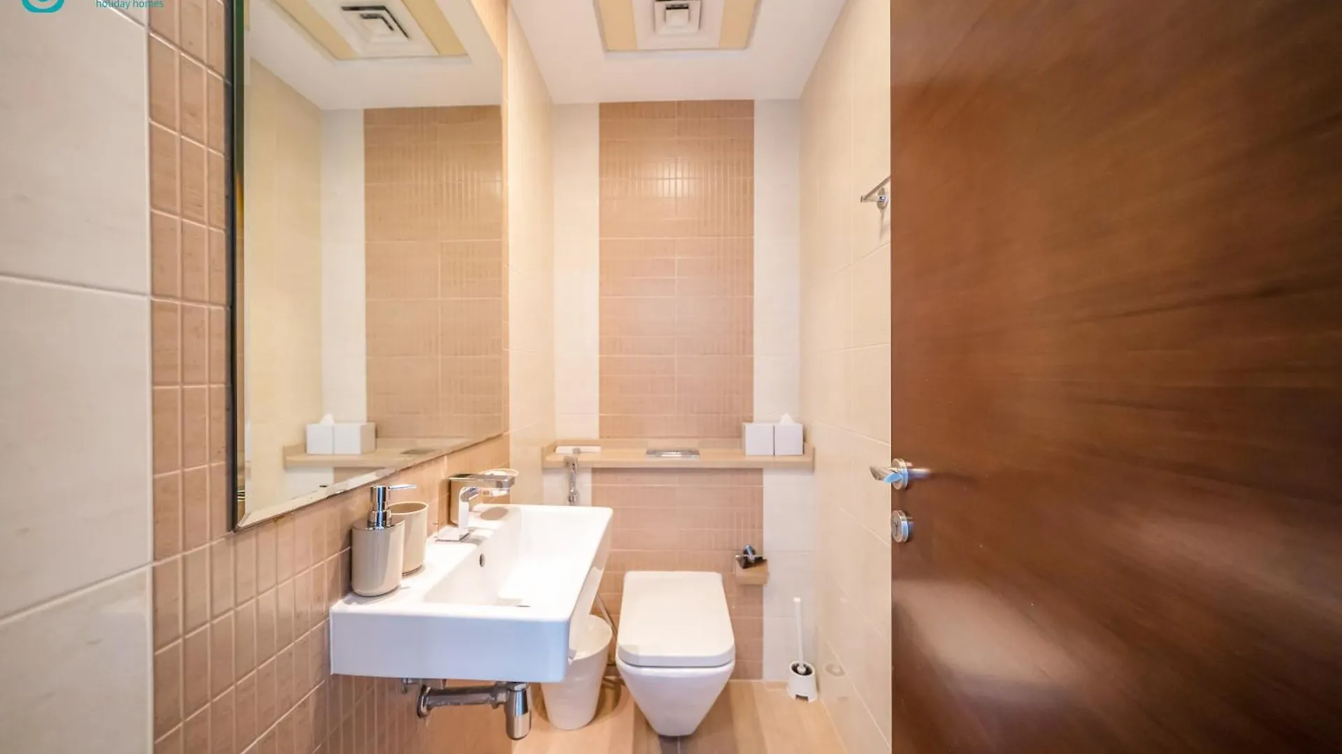 Blue Breeze - Bright 1Br With Balcony & Stunning Marina Views Apartment Dubai 0*,  United Arab Emirates