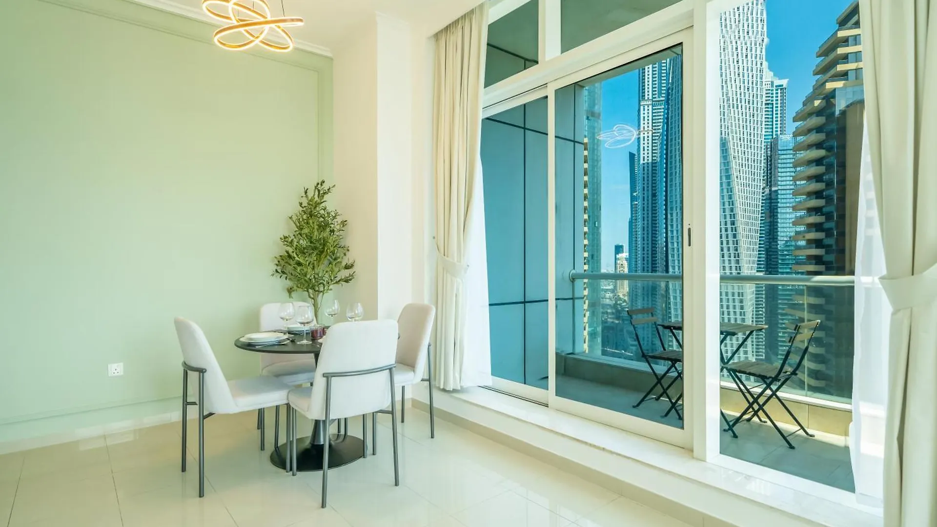 Blue Breeze - Bright 1Br With Balcony & Stunning Marina Views Apartment Dubai 0*,  United Arab Emirates