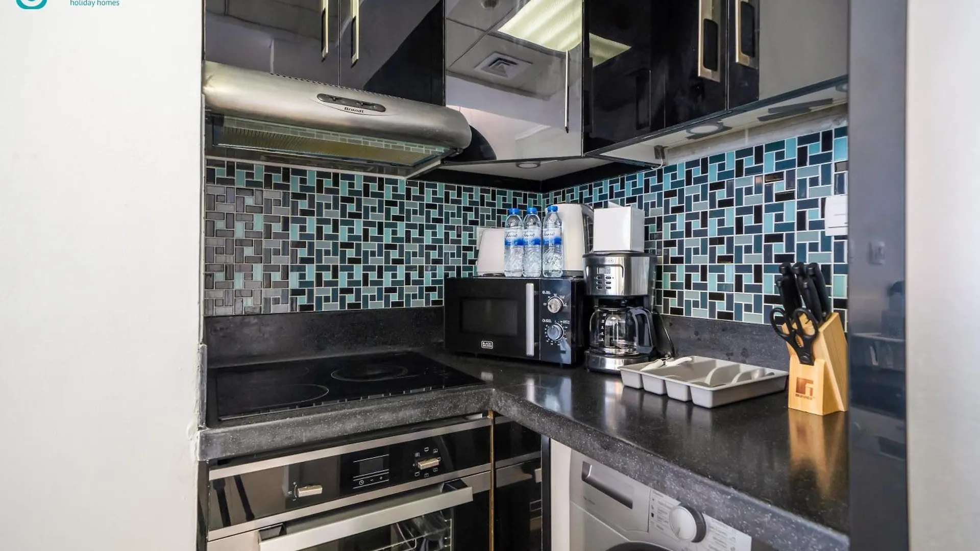 Blue Breeze - Bright 1Br With Balcony & Stunning Marina Views Apartment Dubai
