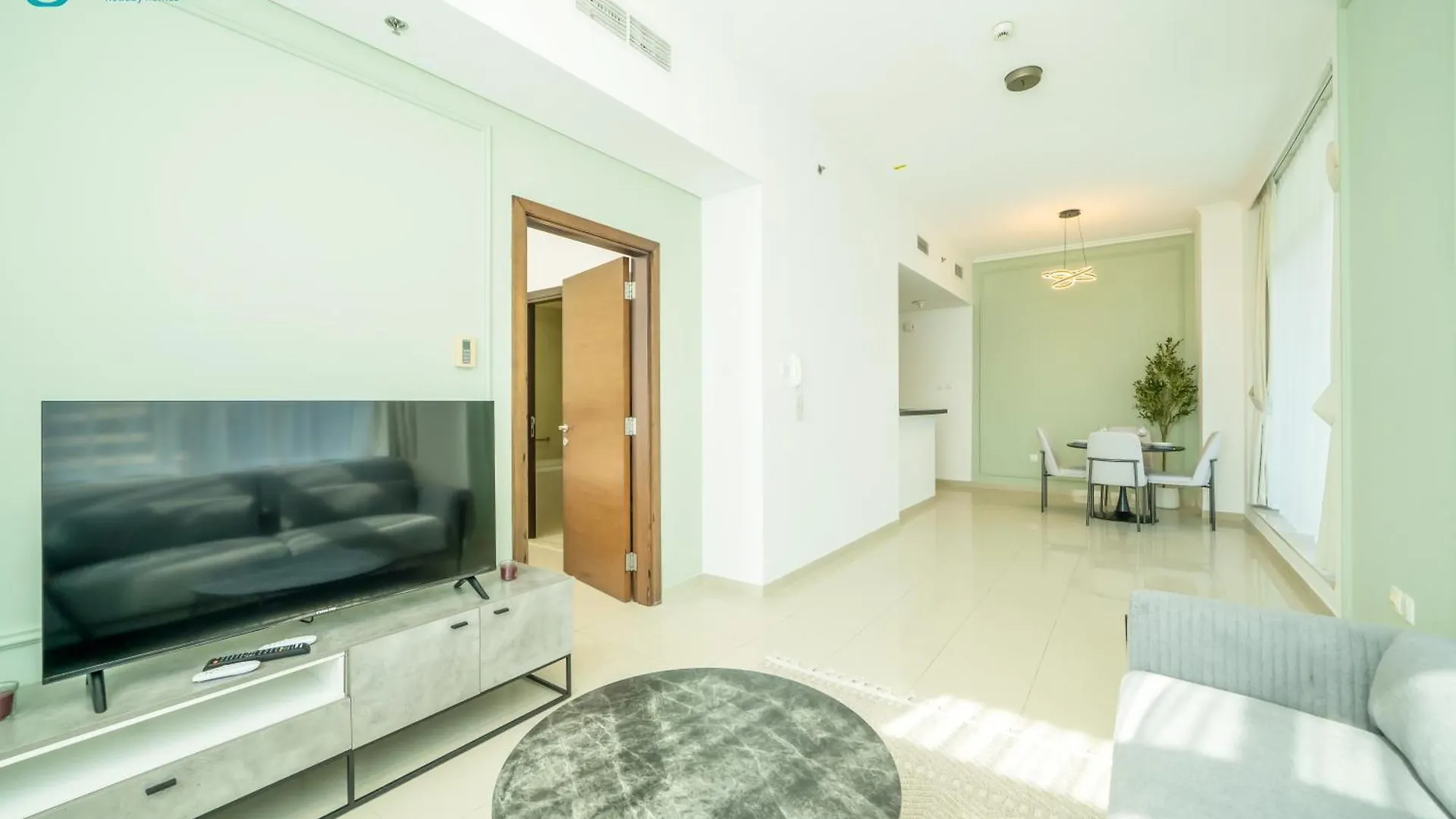 Blue Breeze - Bright 1Br With Balcony & Stunning Marina Views Apartment Dubai